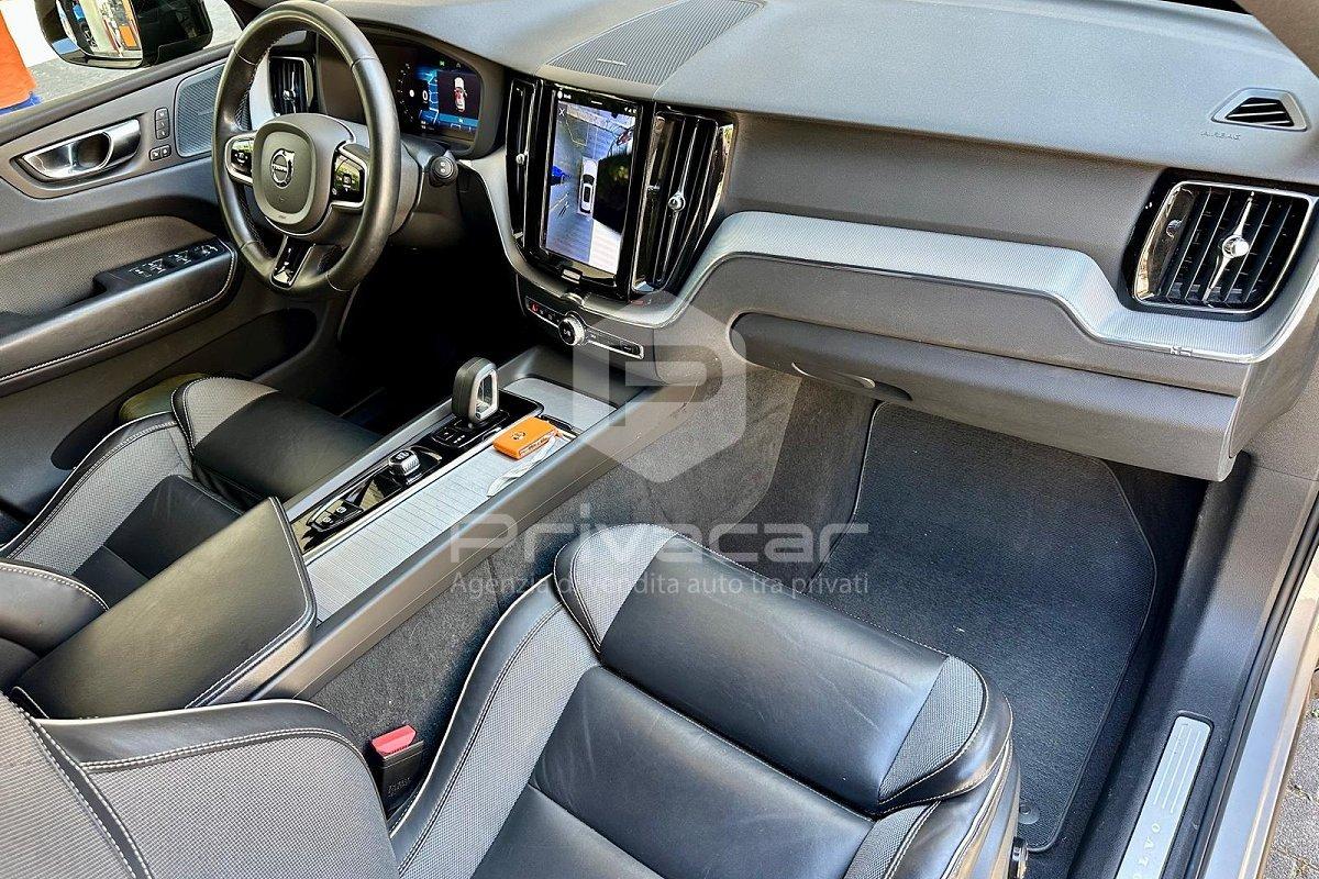 VOLVO XC60 B4 (d) AWD automatico Ultimate Dark