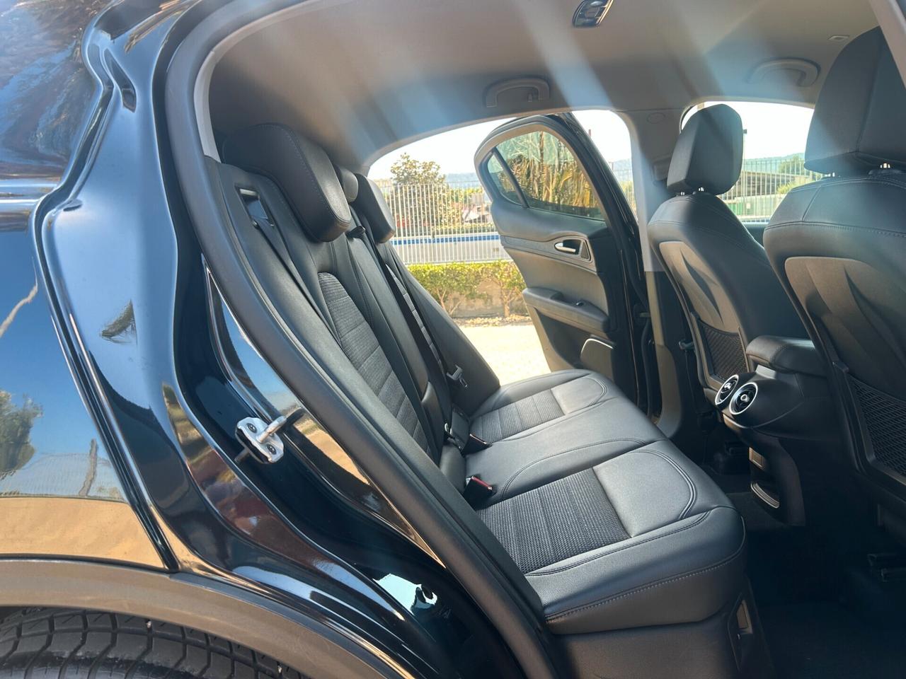 Alfa Romeo Stelvio 2.2MJ 160CV AT8 Sport-Tech CER.19 PELLE