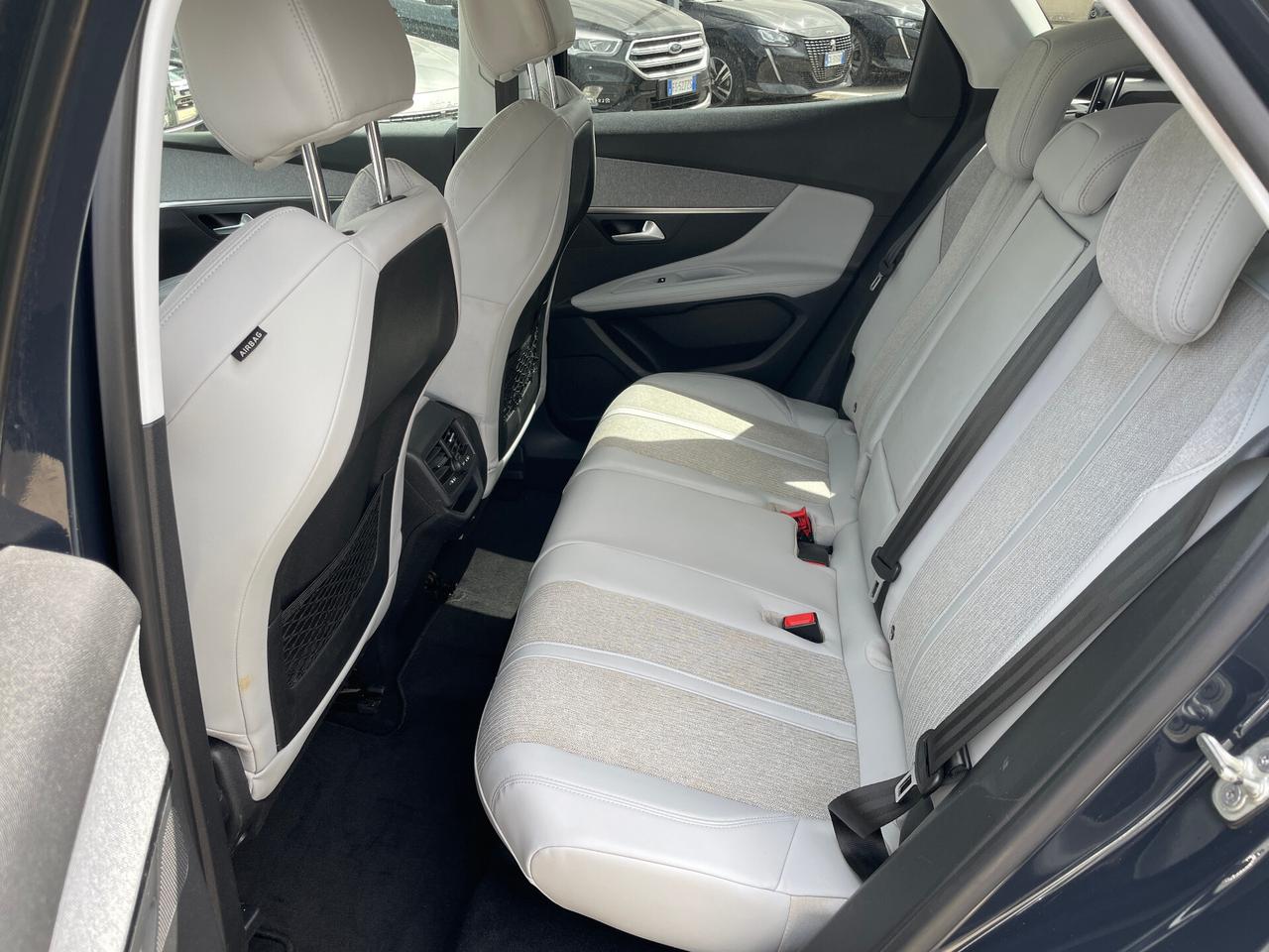 Peugeot 3008 1.5 BlueHDi 130cv Allure