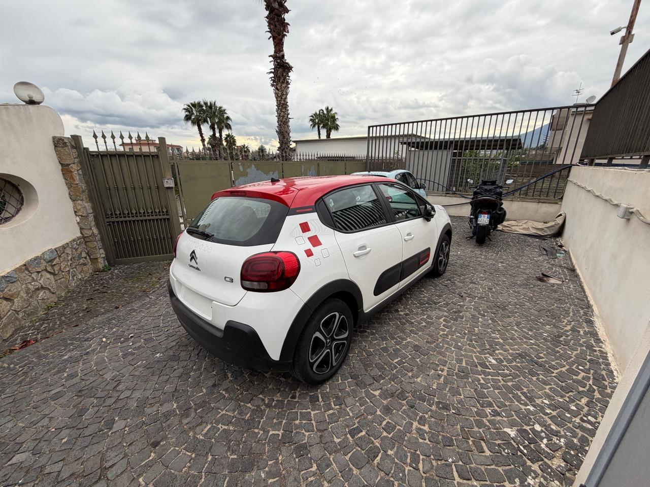 Citroen C3 83cv Benzina 5 porte Shine Navi bicolor pdc
