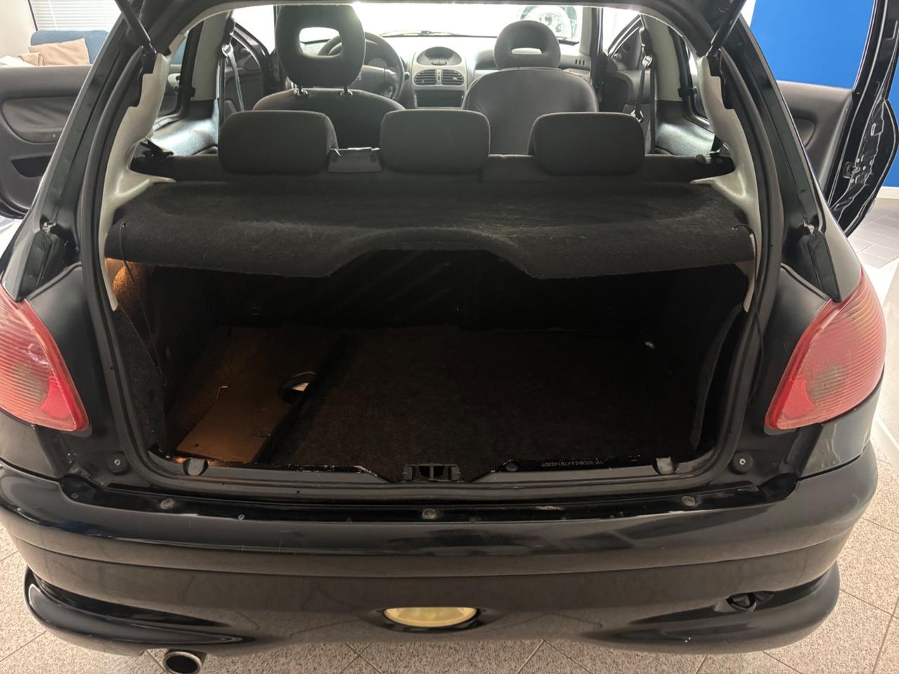 Peugeot 206 1.4 HDi 3p. Enfant Terrible