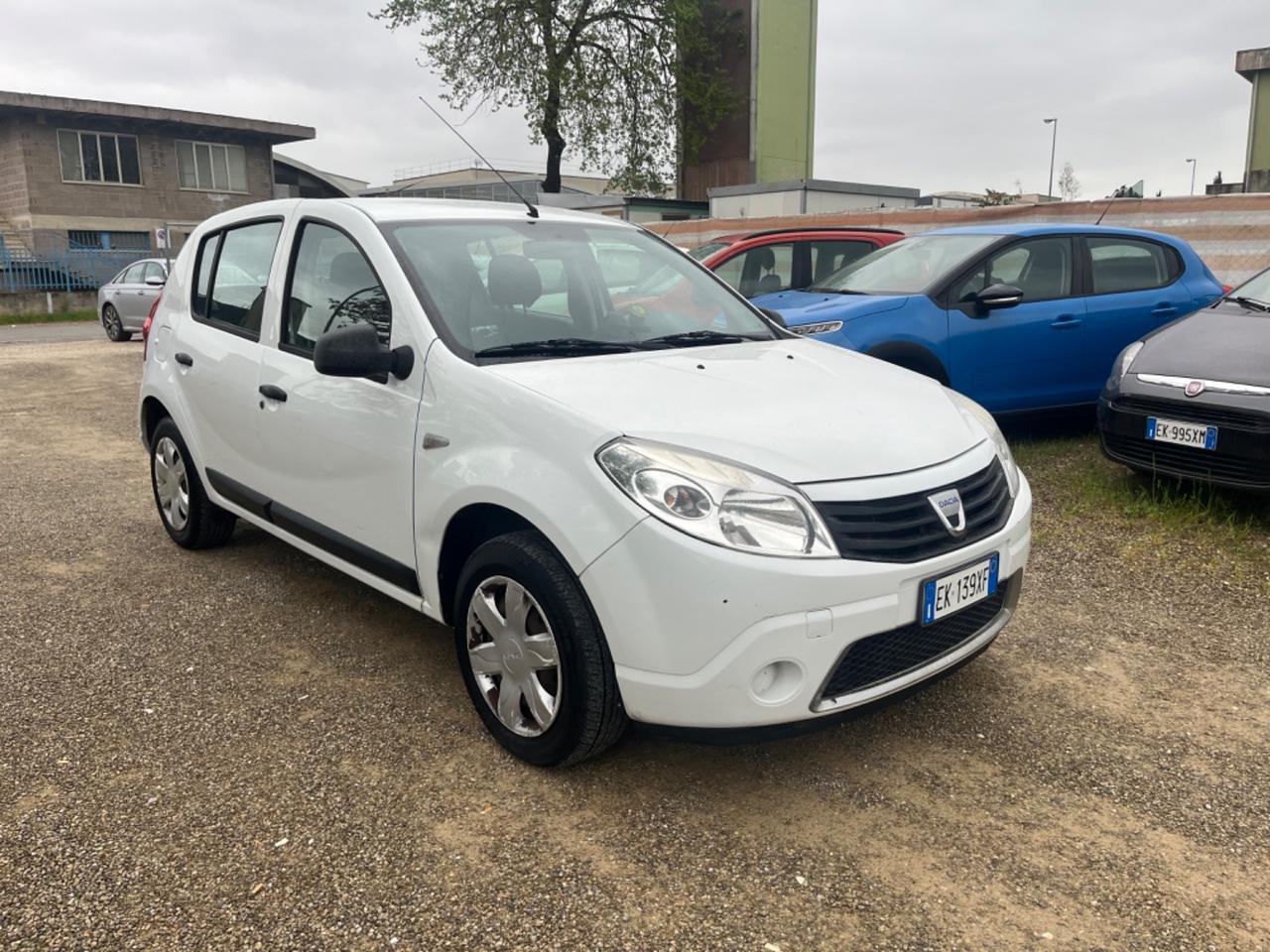 Dacia Sandero 1.2 16V Lauréate 2011 121.000 KM