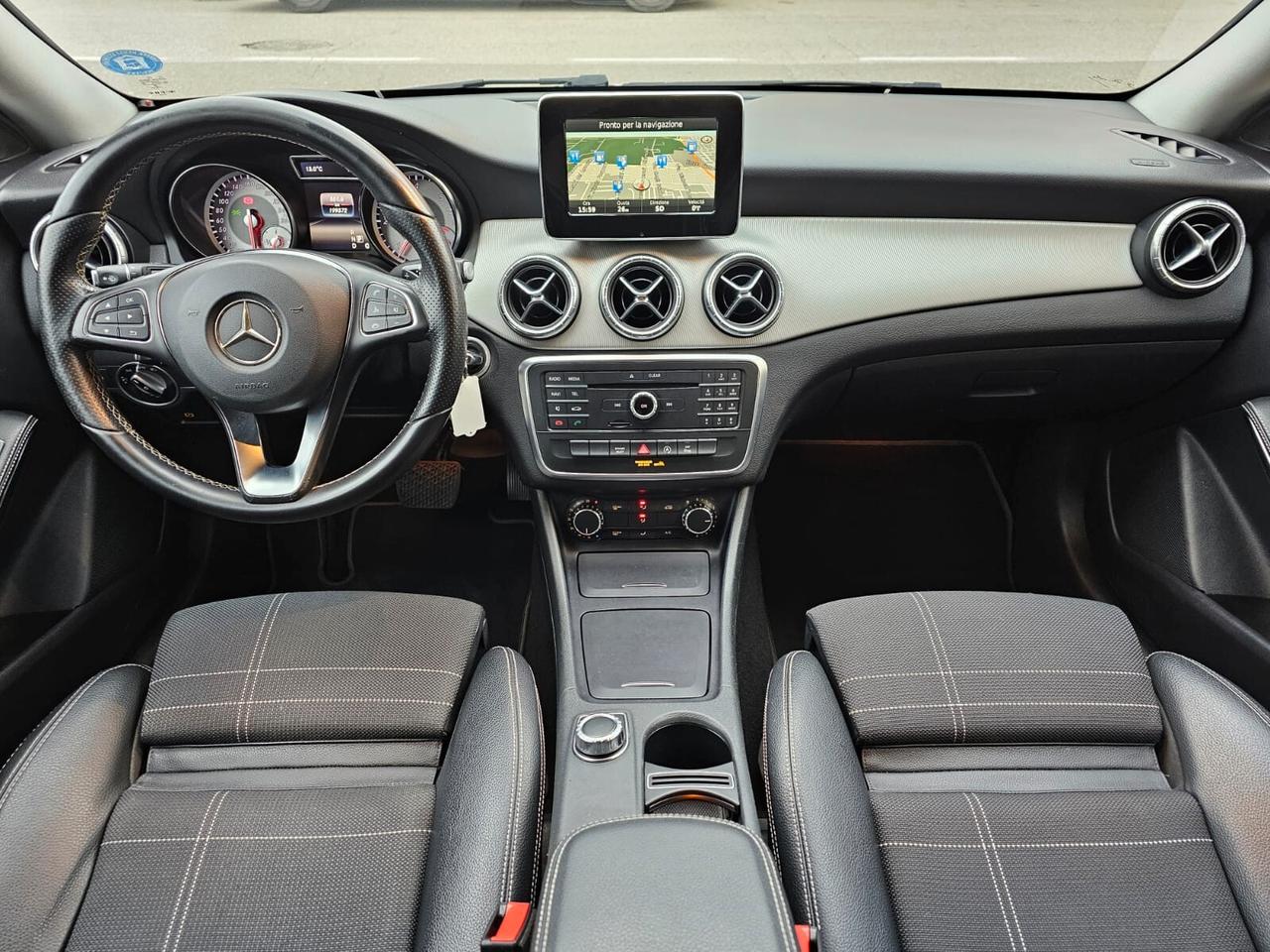 Mercedes-benz CLA 200d 136cv Shooting Brake Sport*Navi*Bi-Xeno*18*Pdc*