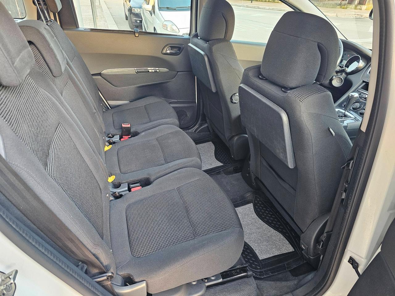 PEUGEOT 5008 1.6 BLUEHDI 120CV BUSINESS EAT6 7 POSTI