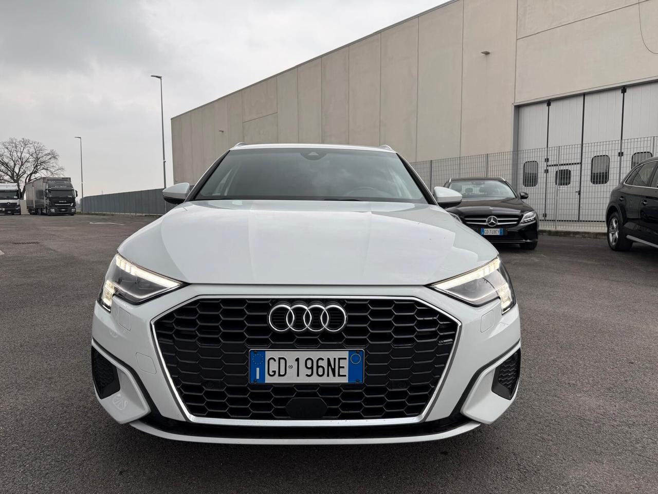 Audi A3 SPB 30 g-tron S tronic line edition