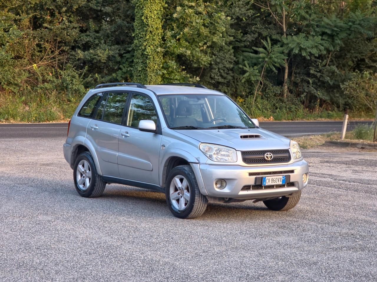 Toyota RAV 4 RAV4 2.0 Tdi D-4D cat 5 porte CV-116 E3 Manuale 4x4 2005
