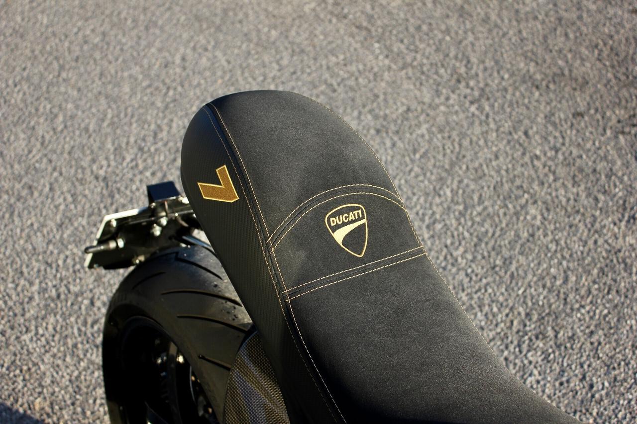 Ducati Monster S4R PARAFANGO CARBONIO PEDANE SPORTIVE