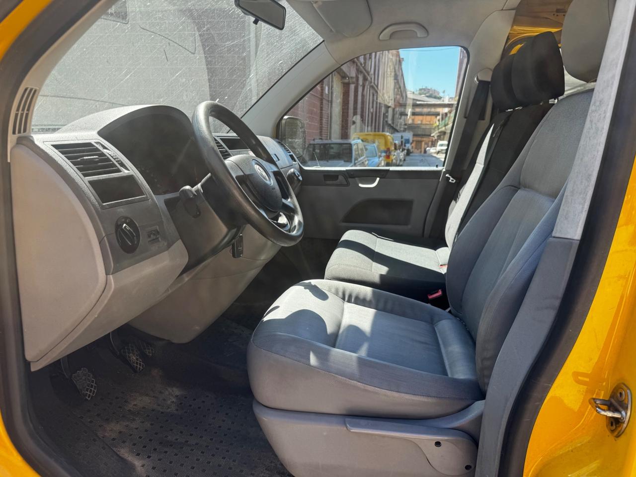 Volkswagen Transporter T5 California 1.9 TDI 2009