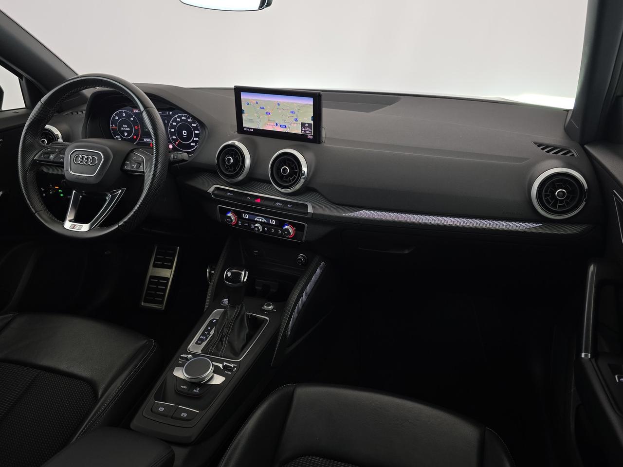 Audi Q2 35 2.0 tdi identity black s-tronic