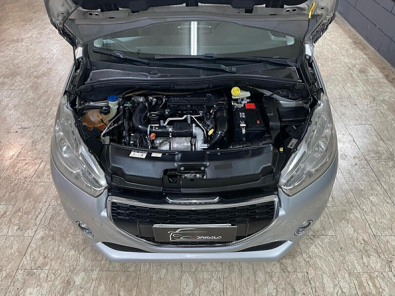 Peugeot 208 1.4 HDi 68 CV 5 porte Allure