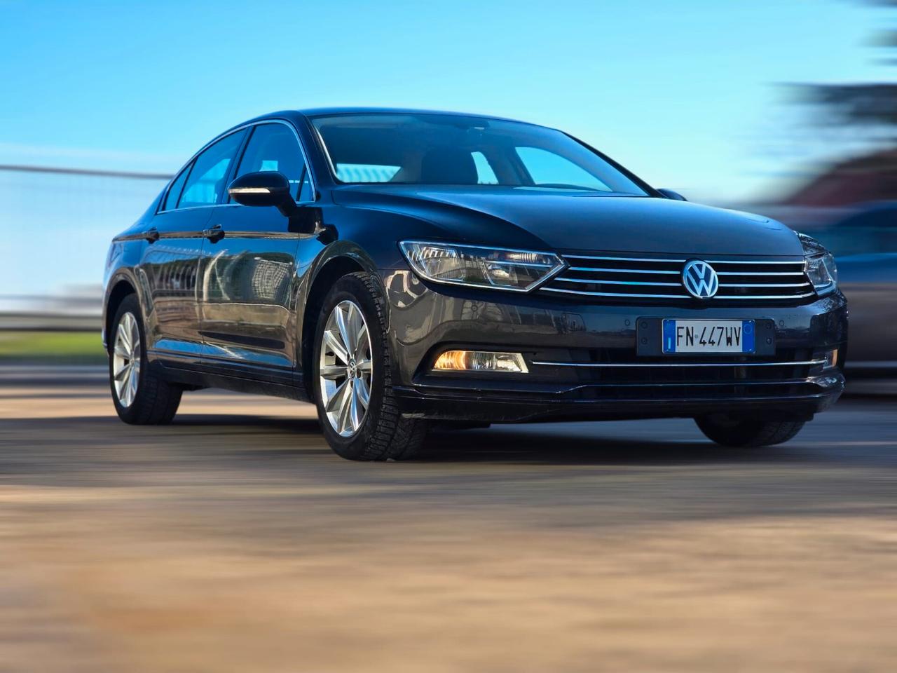 Volkswagen Passat 2.0 TDI DSG Comfortline Berlina
