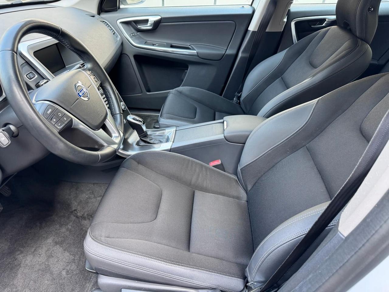 Volvo XC 60 D4 Geartronic Summum*EURO6*NAVI*CERCHI