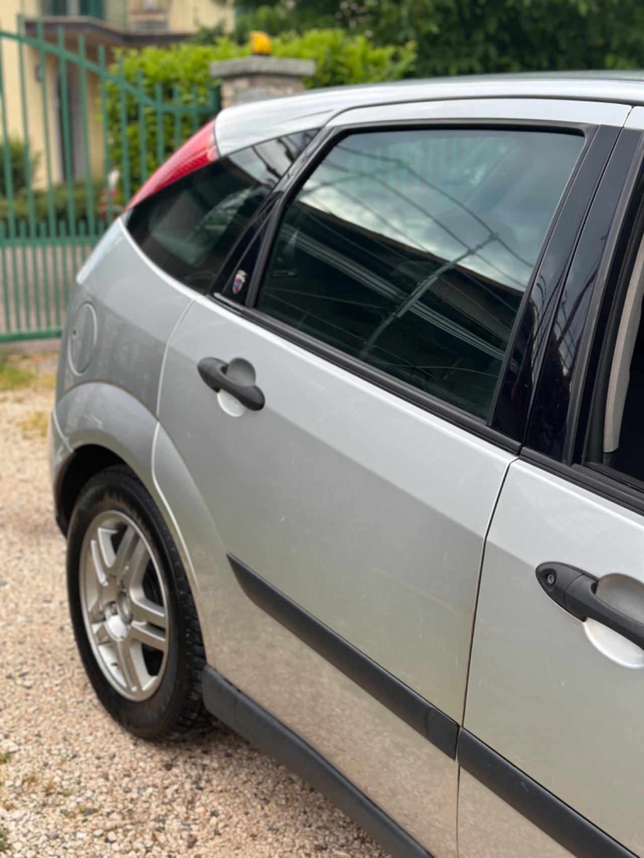 Ford FOCUS 1.6i 16V 5p. GHIA KMCERT