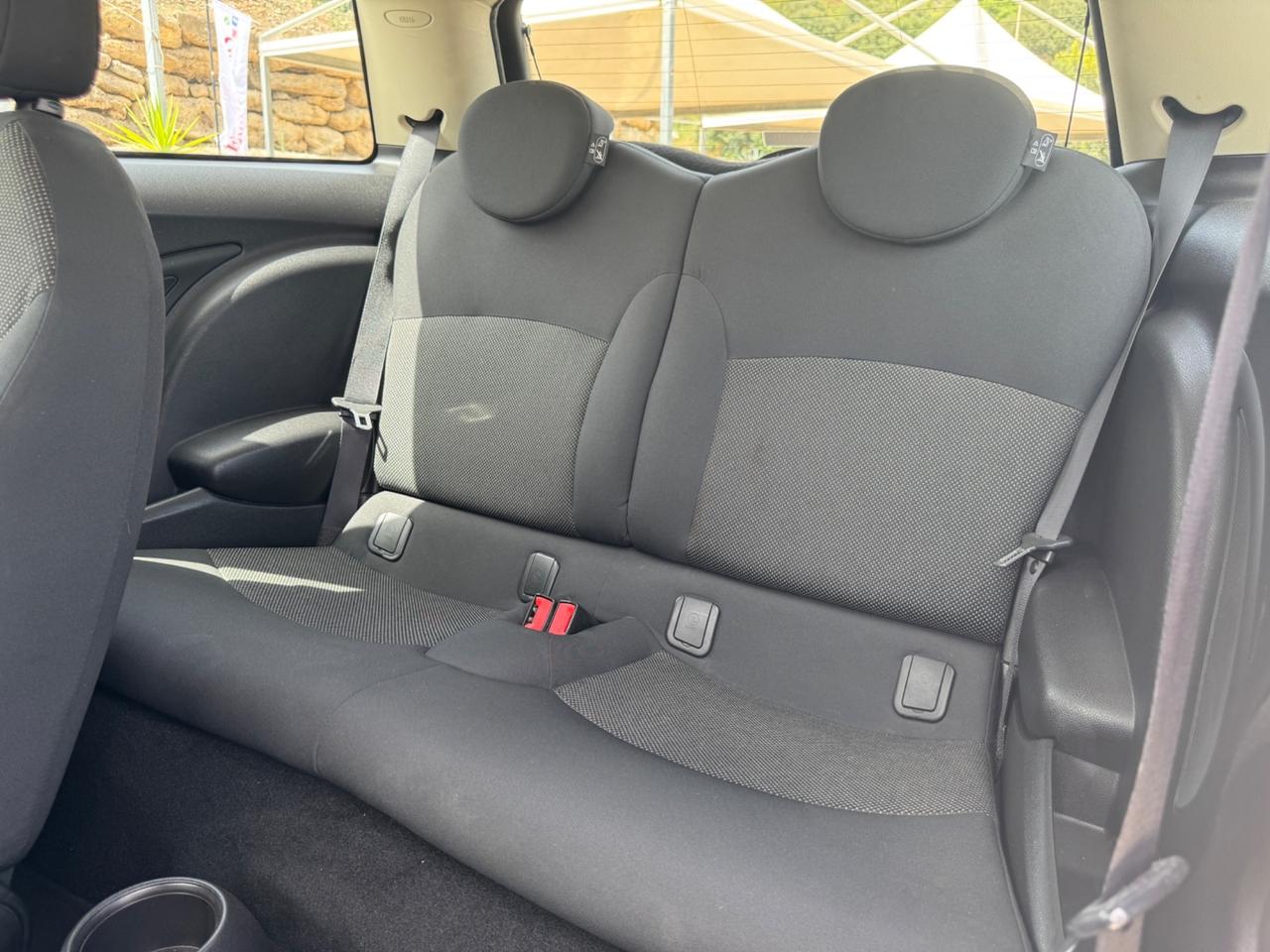 Mini 1.6 16V One (55kW)