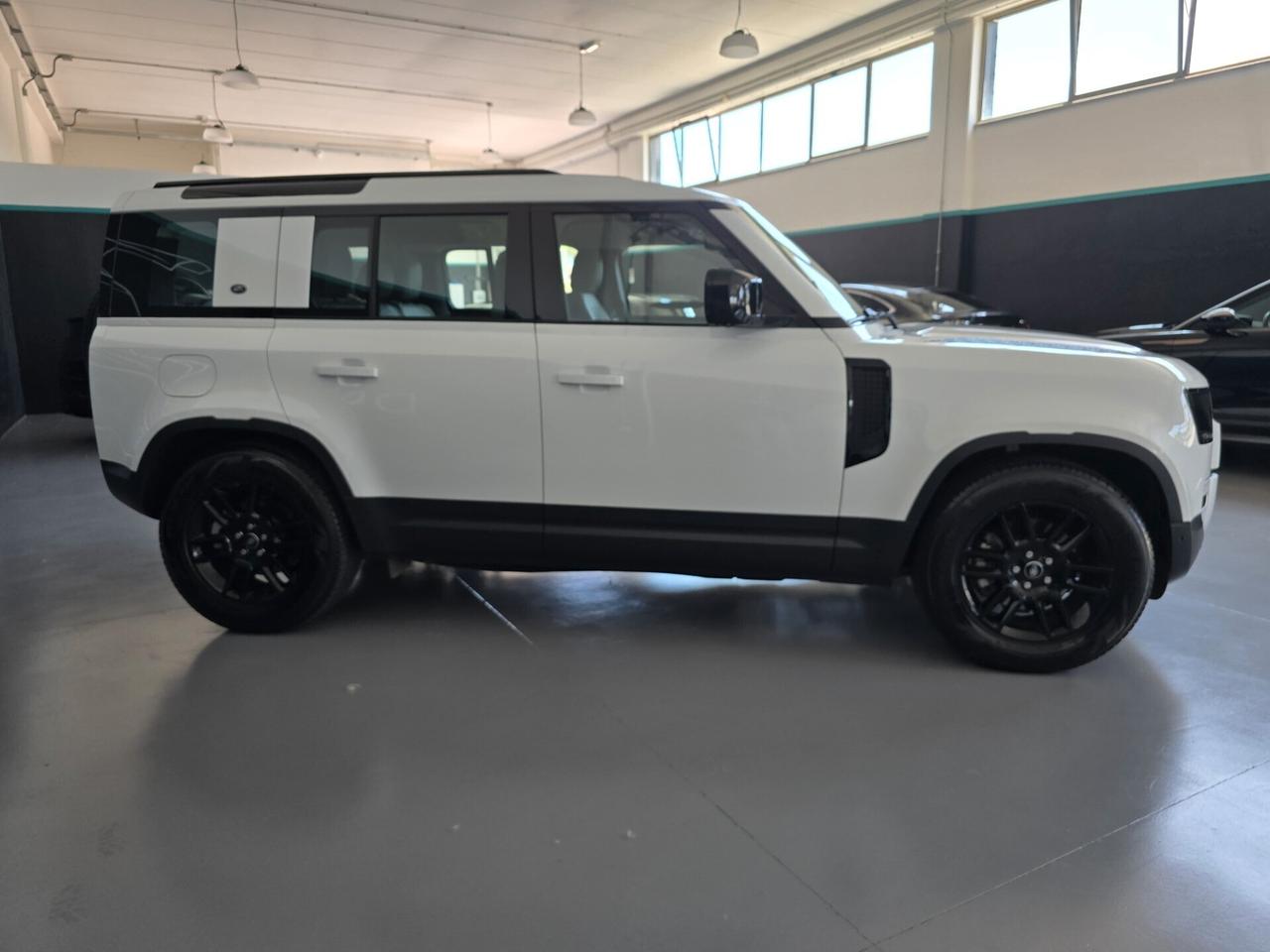 Land Rover Defender 110 3.0D I6 200 CV AWD Auto SE