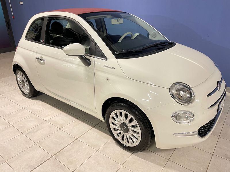 FIAT 500C 1.0 Hybrid Dolcevita,capotta rossa