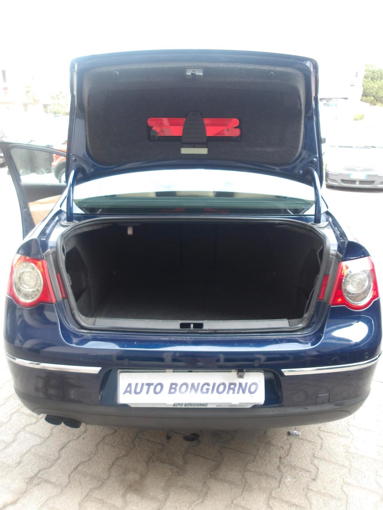 Volkswagen Passat Berlina Passat 2.0 tdi Highline 170cv dsg dpf