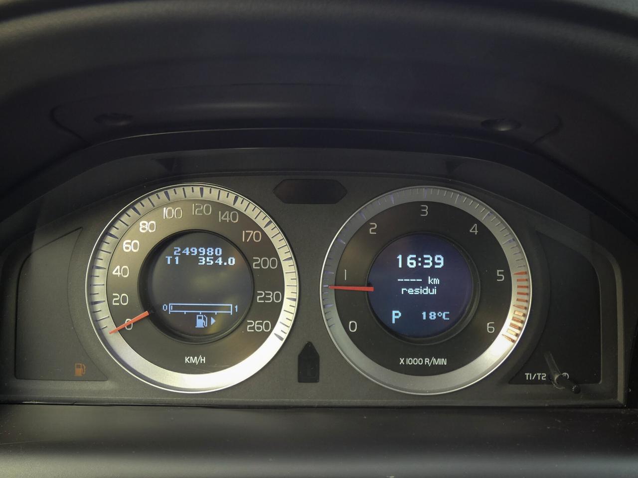 Volvo XC 60 XC60 2.4 D 175 CV FWD Geartronic Kinetic