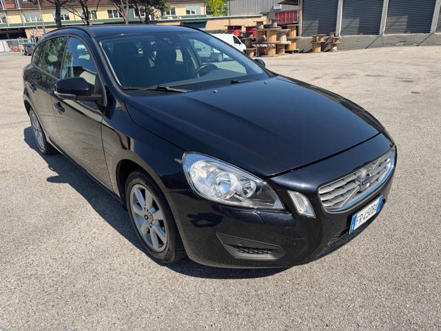 VOLVO V60 D2 1.6 Summum senza nessun lavoro da fare