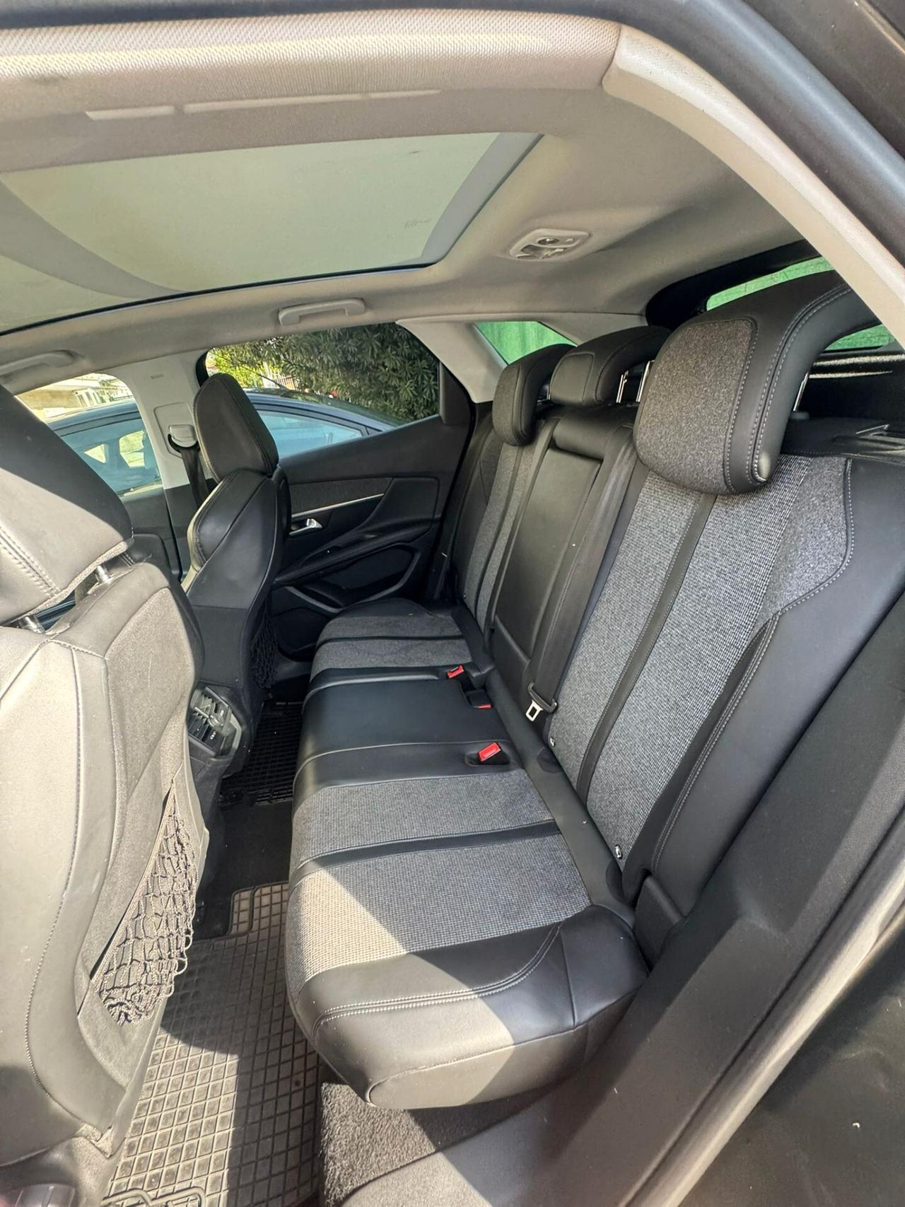 Peugeot 3008 BlueHDi 120 S&S Business