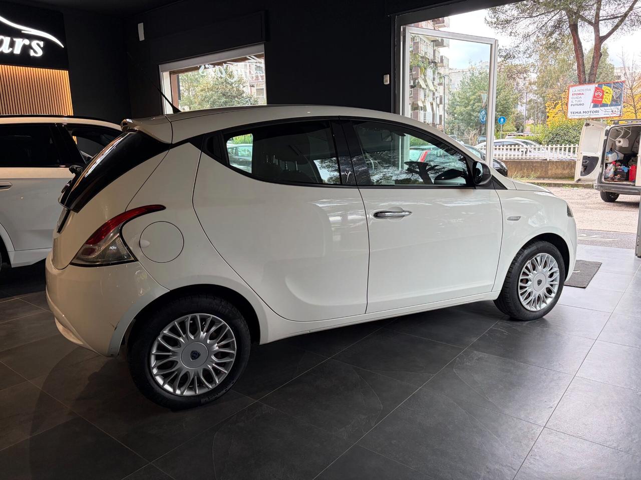 Lancia Ypsilon 1.3 MJT 16V 95 CV 5 porte S&S Silver