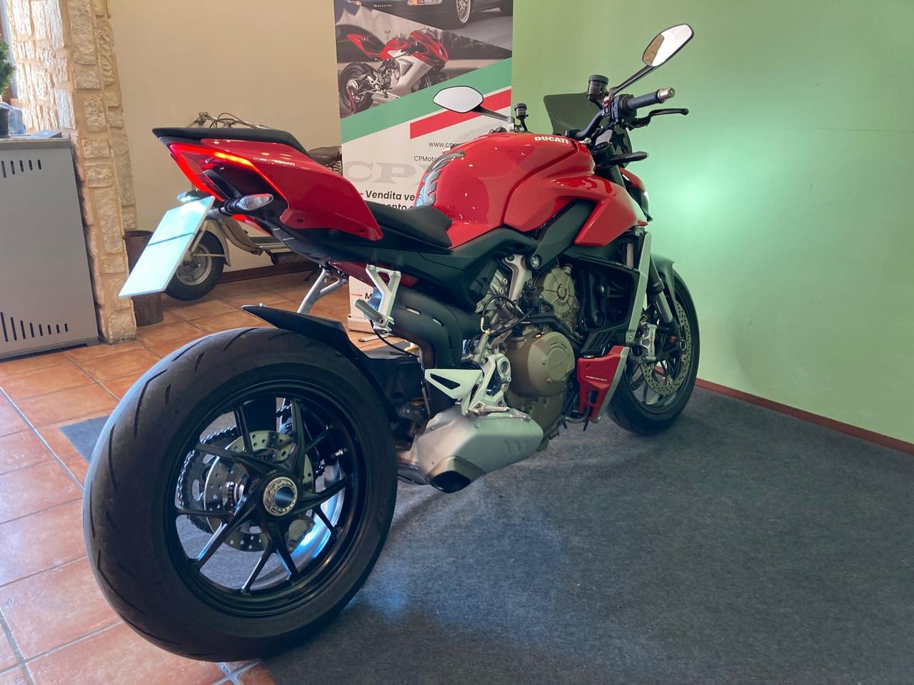 Ducati Streetfighter V4