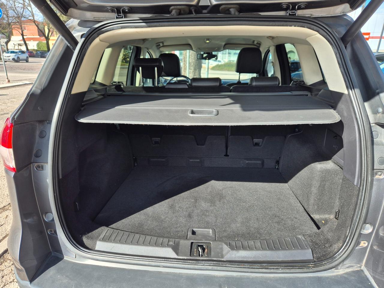 Ford Kuga 2.0 TDCI 140 CV 4WD Titanium