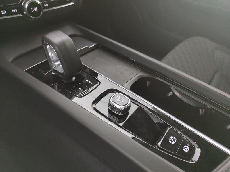 VOLVO XC60 (2017-->) - XC60 T6 Recharge Plug-in Hybrid AWD automatico Core