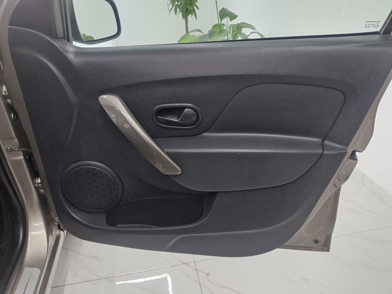 DACIA LOGAN MVC 1.2 75CV GPL Laureate ANNO 2014