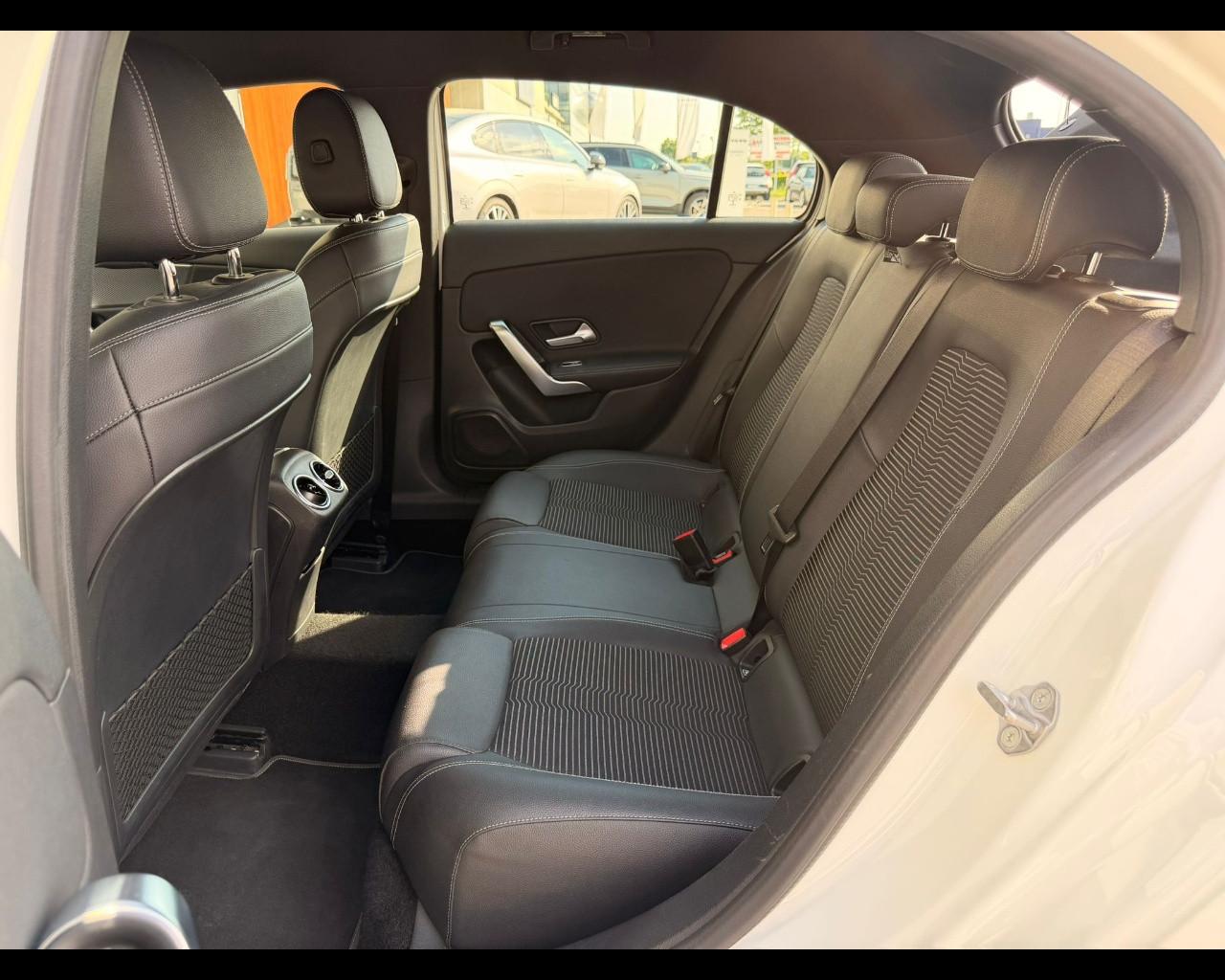 Mercedes-Benz CLASSE A 180D SPORT AUTO