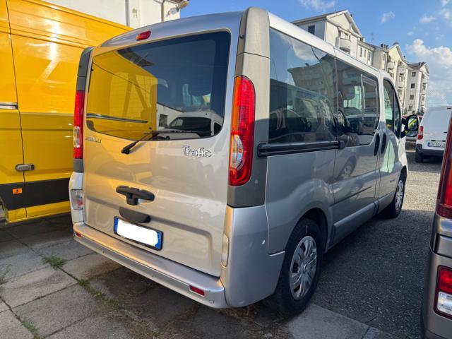 RENAULT Trafic 9 POSTI T27 2.0 dCi/115 PC-TN Passenger Comfort