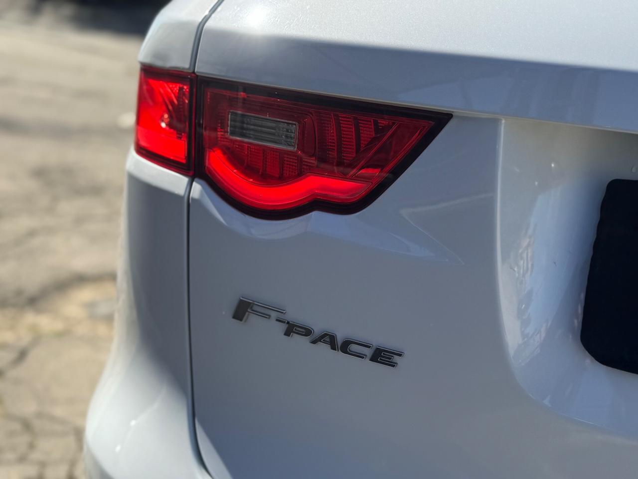 JAGUAR F-PACE 20D 180 CV PRESTIGE FULL