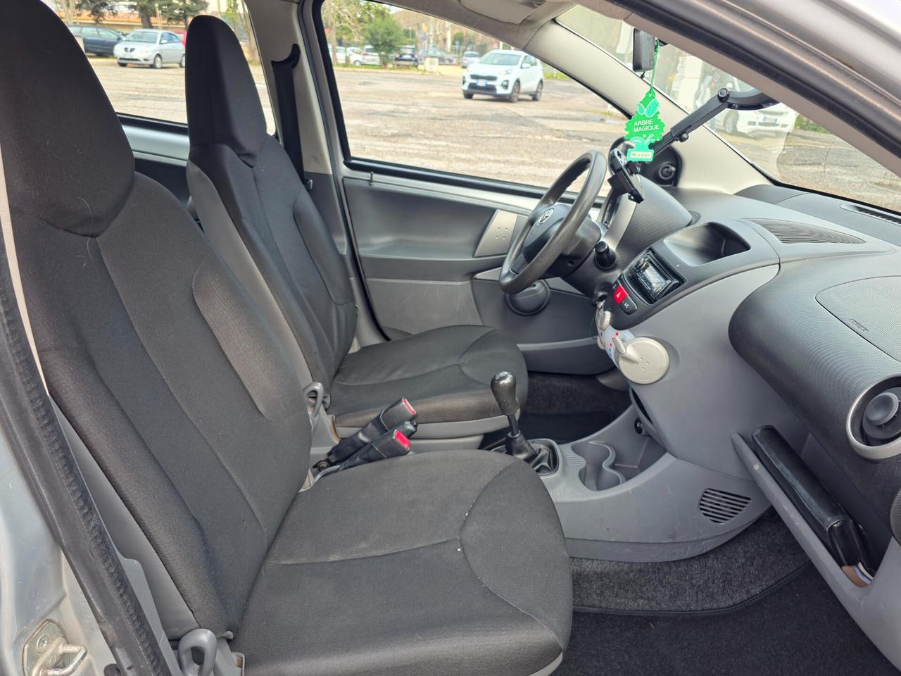 Toyota Aygo 1.0 12V VVT-i 5 porte Now Connect 2010-E5 Manuale NEO