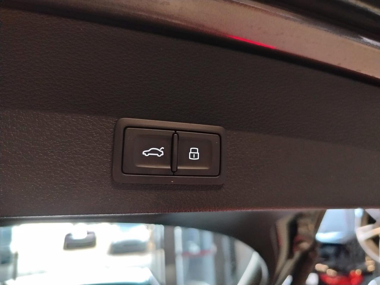AUDI Q2 Q2 35 TDI S tronic Identity Black