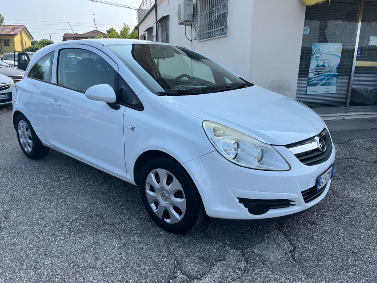 Opel Corsa 1.2 3 porte Club GPL ok neopatentati
