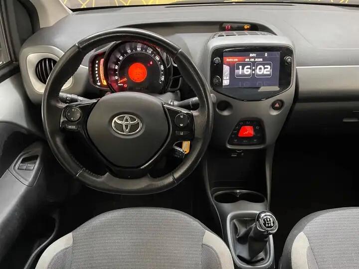 Toyota Aygo Connect 1.0 VVT-i 72 CV 5 porte x-fun