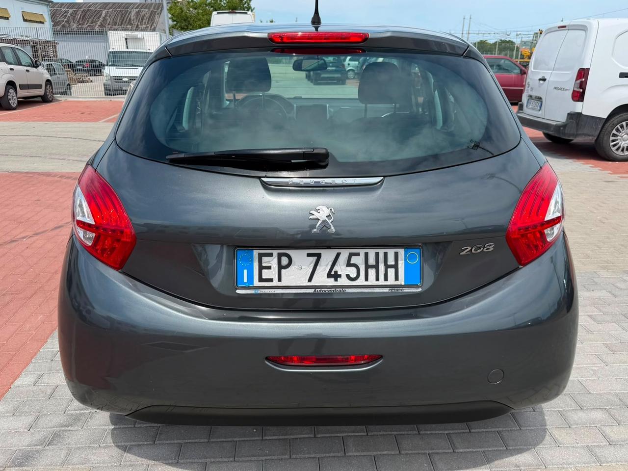 Peugeot 208 1.4 HDi 68 CV 5 porte Business