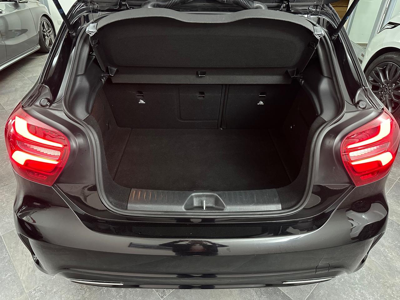 Mercedes-benz A 200 d Premium