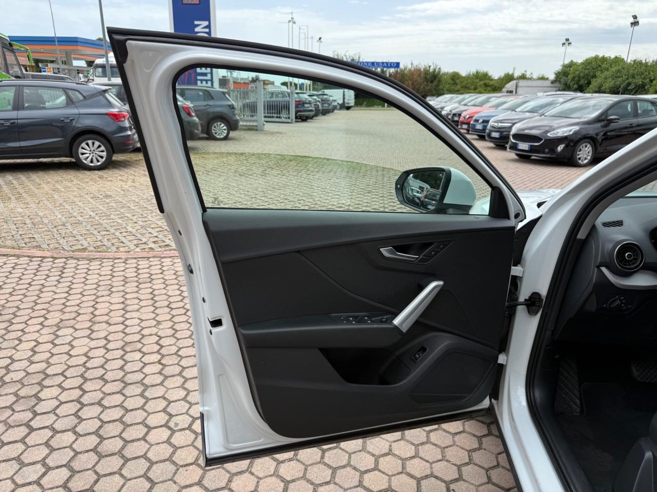 Audi Q2 35 TDI quattro S tronic Business