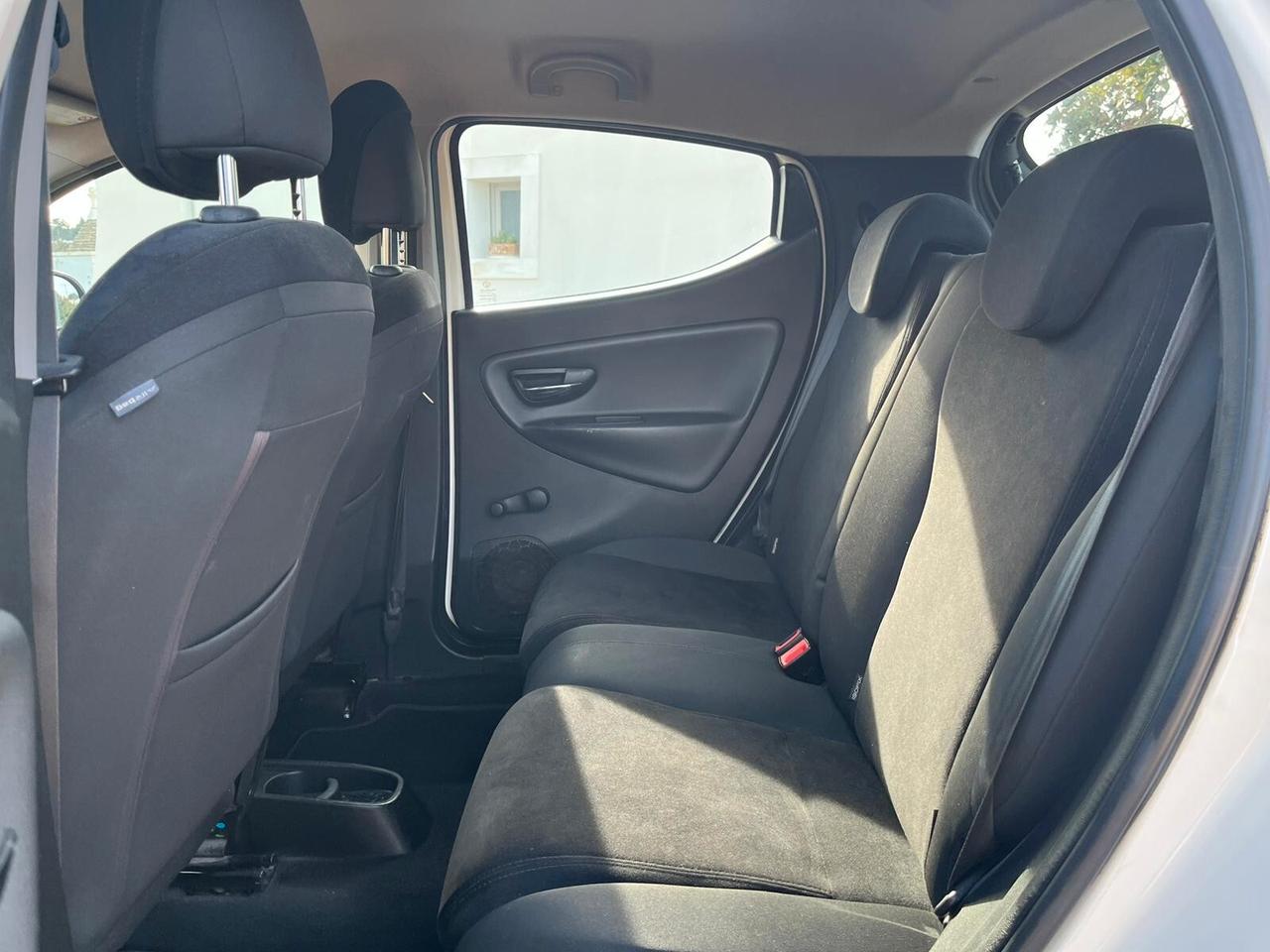 Lancia Ypsilon 1.2 - IDEALE X NEOPATENTATI - 2011