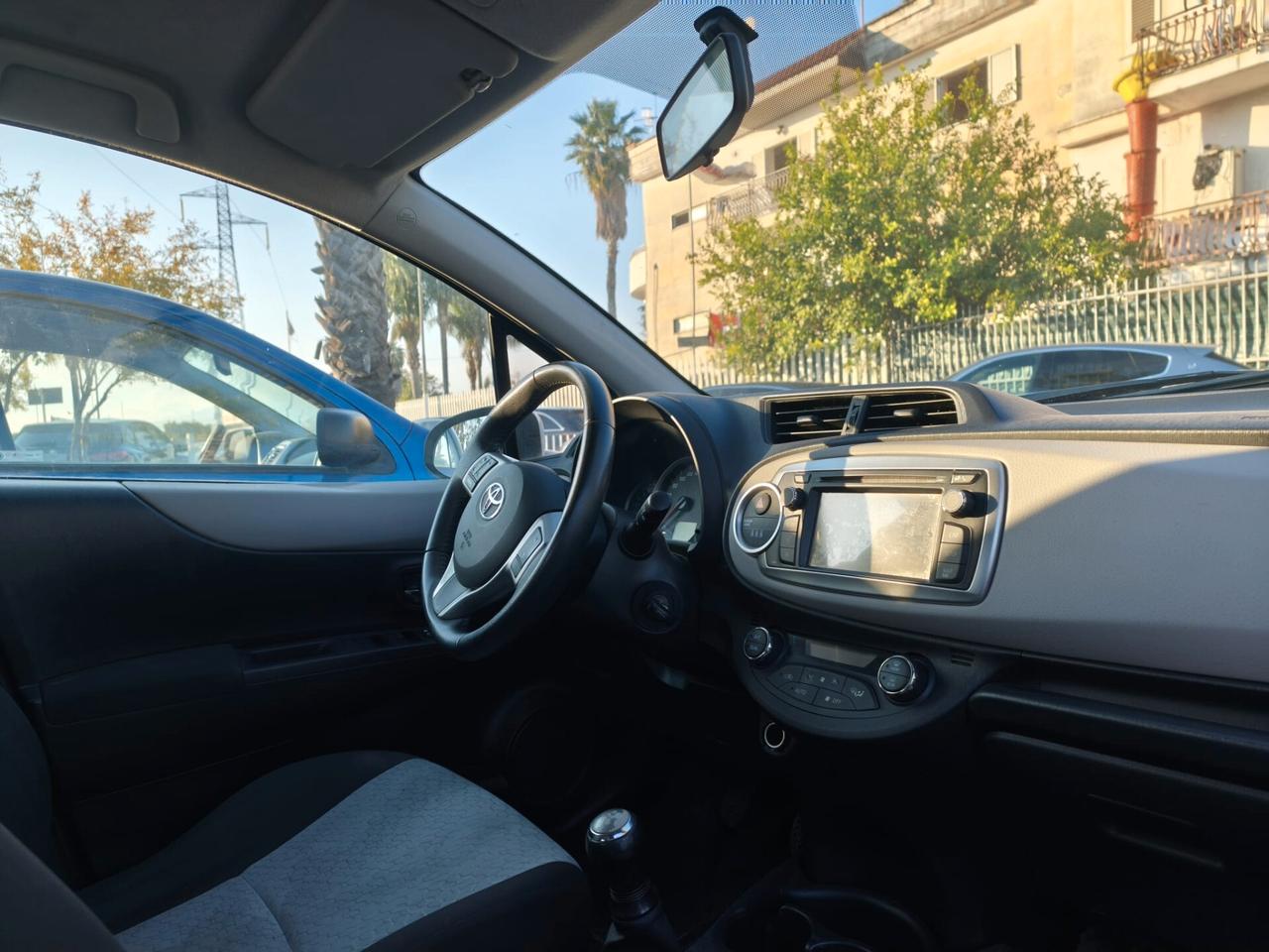 TOYOTA YARIS 1.0 LOUNGE +NAVI