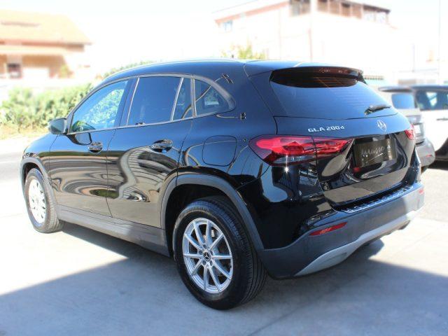 MERCEDES-BENZ GLA 200 d Automatic Business