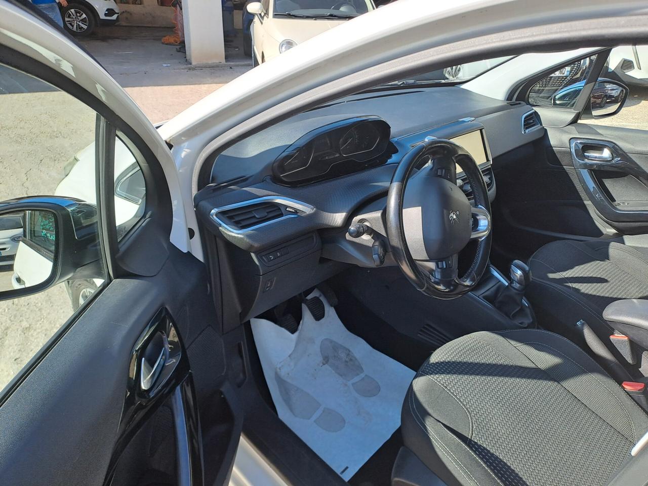 Peugeot 208 BlueHDi 75 5 porte Allure