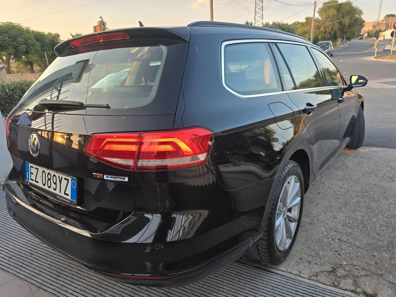 Volkswagen Passat Variant 1.6 TDI DSG Comfortline BlueMotion Tech.