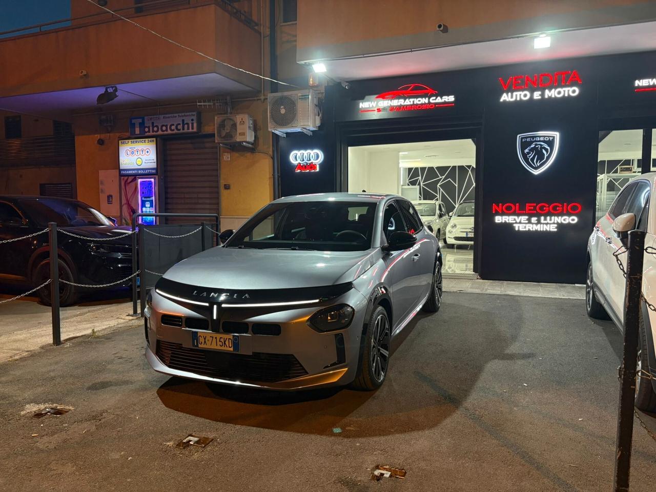 Lancia Ypsilon Hybrid e-DCT Edizione Cassina