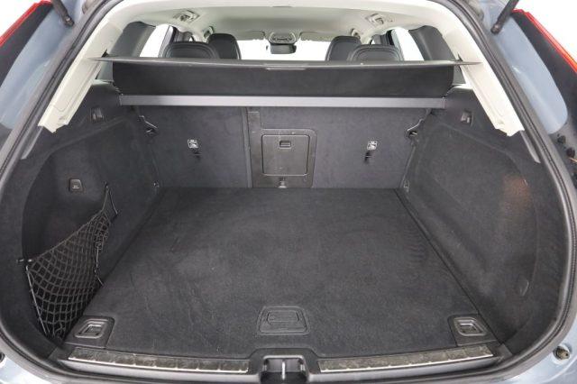VOLVO XC60 XC60 B4 (d) Geartronic Momentum