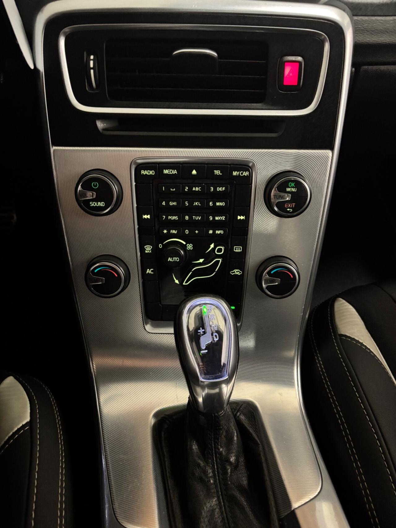 Volvo V60 D2 1.6 AUTOMATIC Summum GANCIO TRAINO