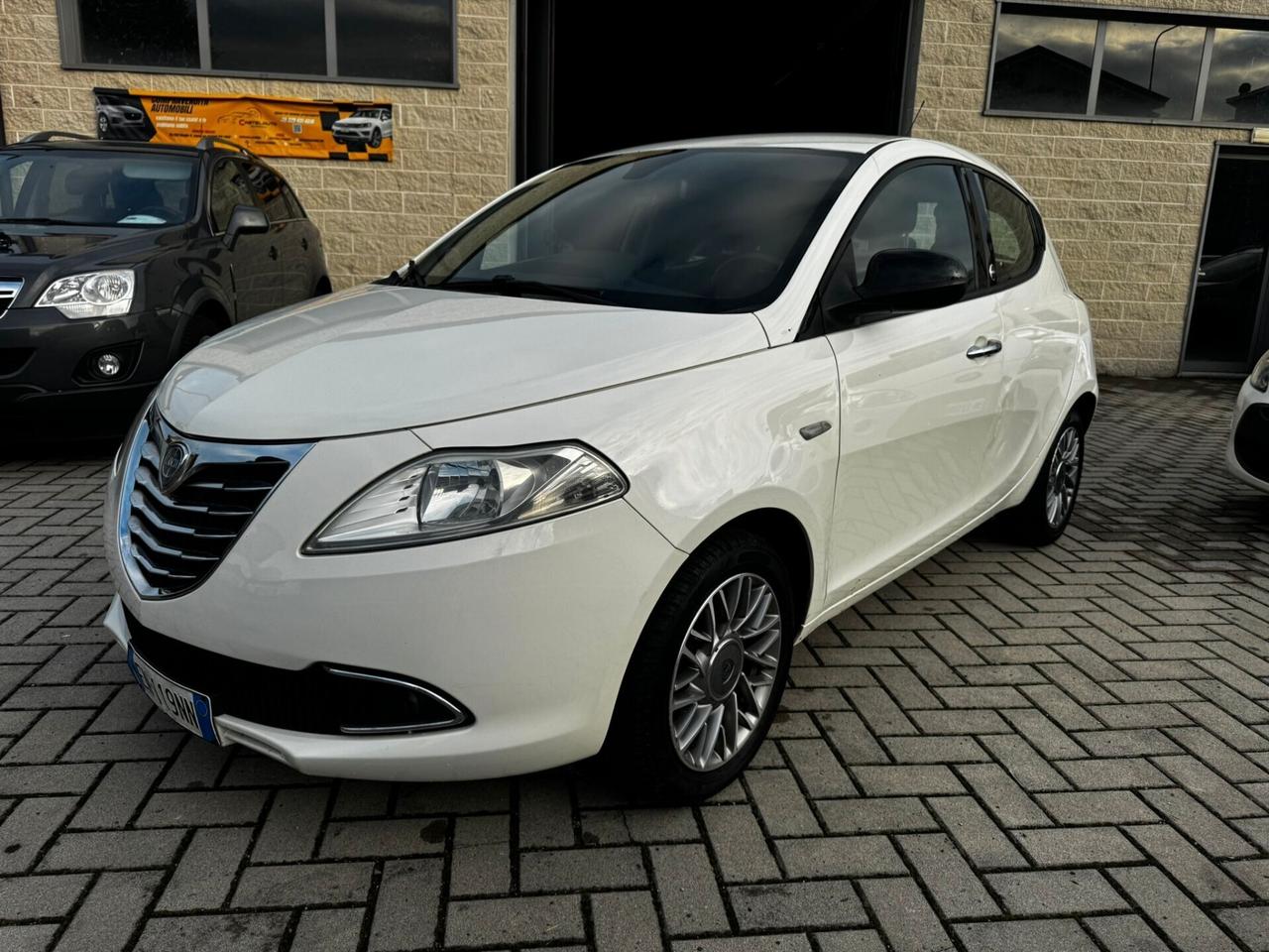 Lancia Ypsilon 1.2 69 CV 5 porte GPL Ecochic Gold