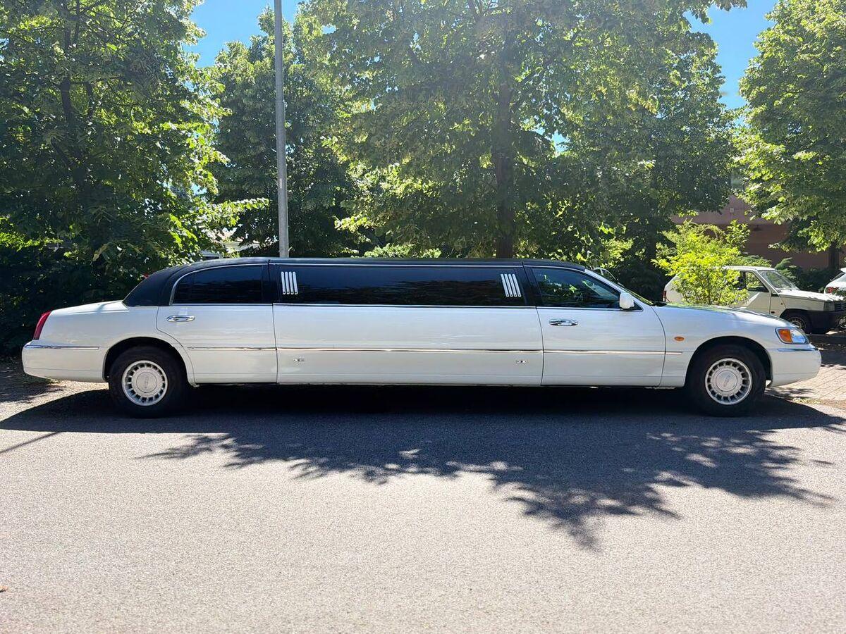 Ford Lincoln Town Car Executive Series