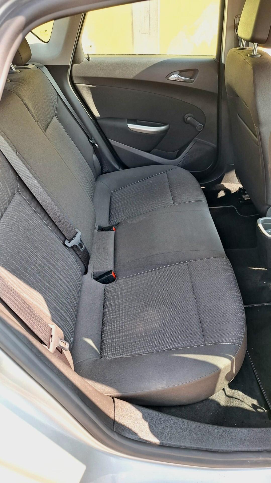 Opel Astra 1.4 - Benzina - 5porte - NEOPATENTATI